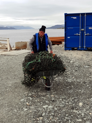 Markus mit Schubkare